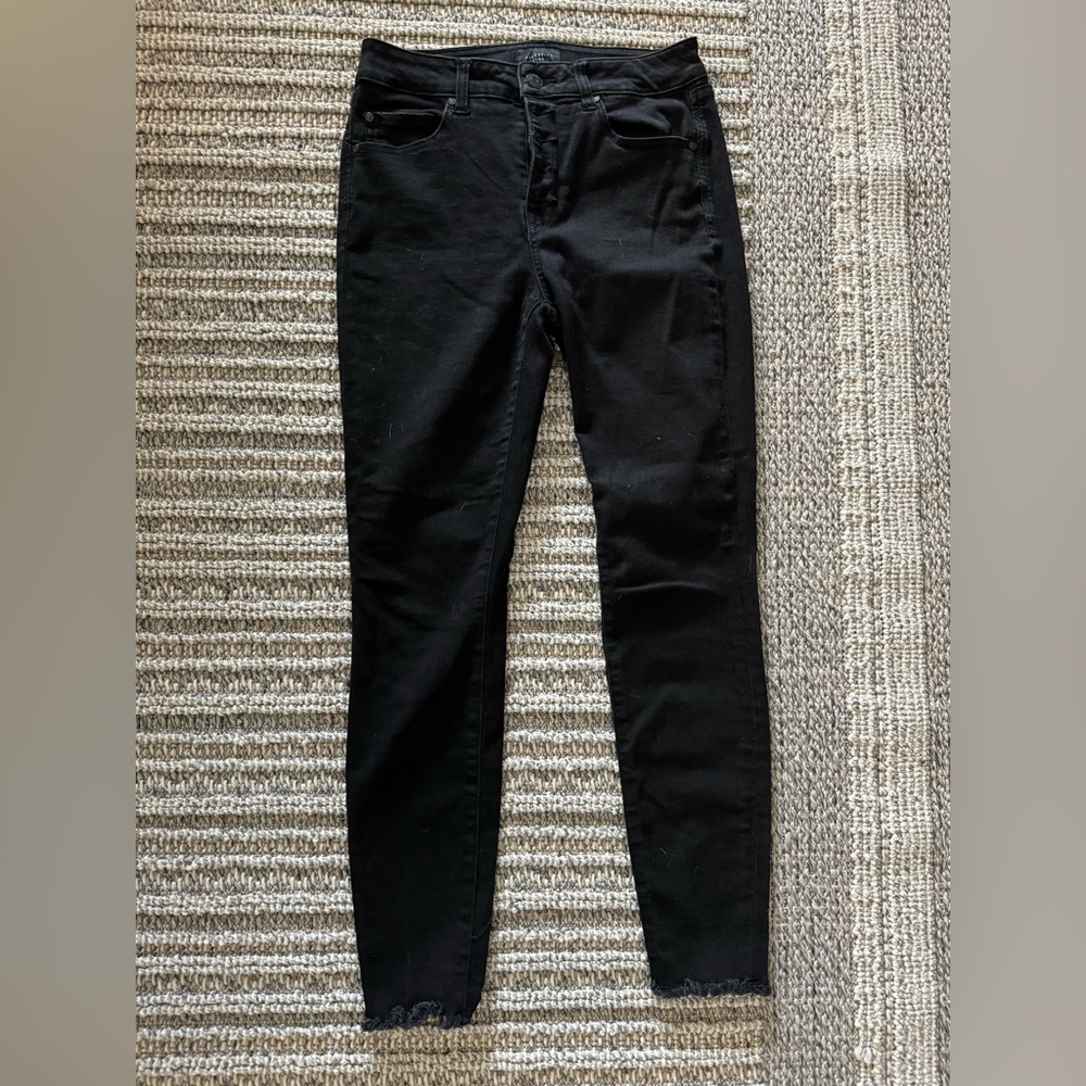 Black skinny jeans